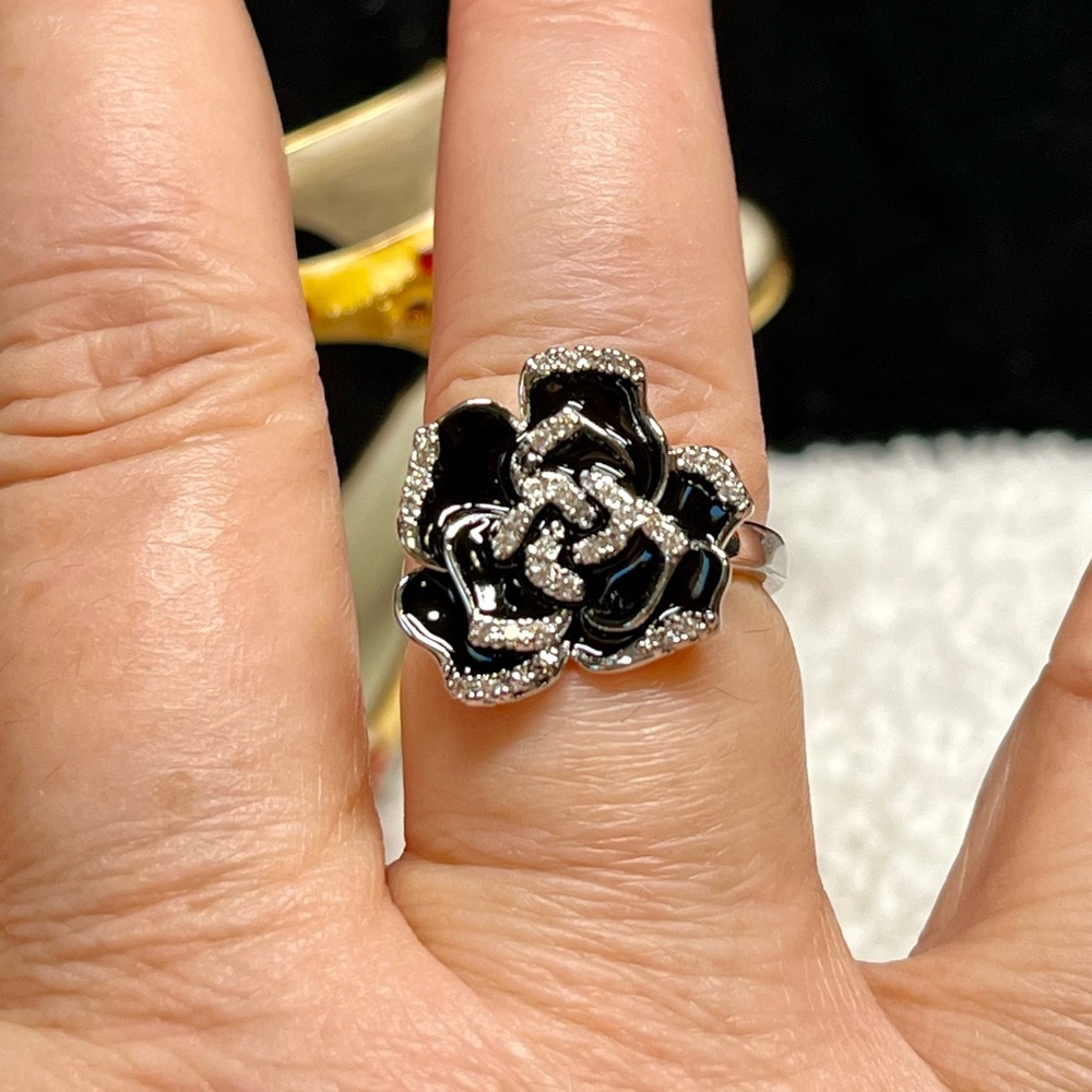 Fashion Jewelry Black and Silver Rose Ring - Picture 5 of 10